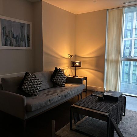 Collection No9 Harbour Way Appartement Londen Buitenkant foto