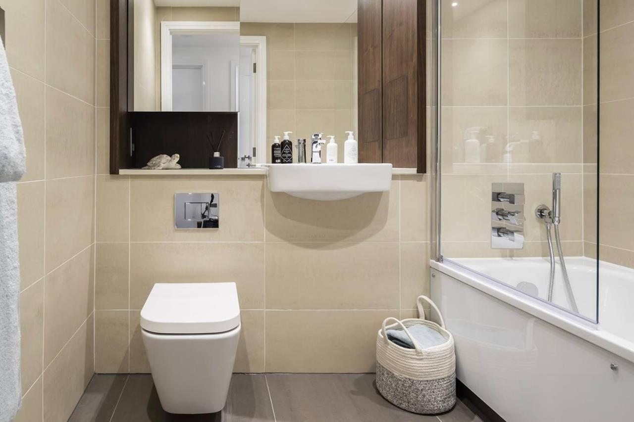 Collection No9 Harbour Way Appartement Londen Buitenkant foto